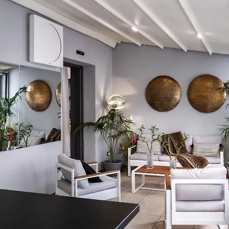 Daphne Guest house *